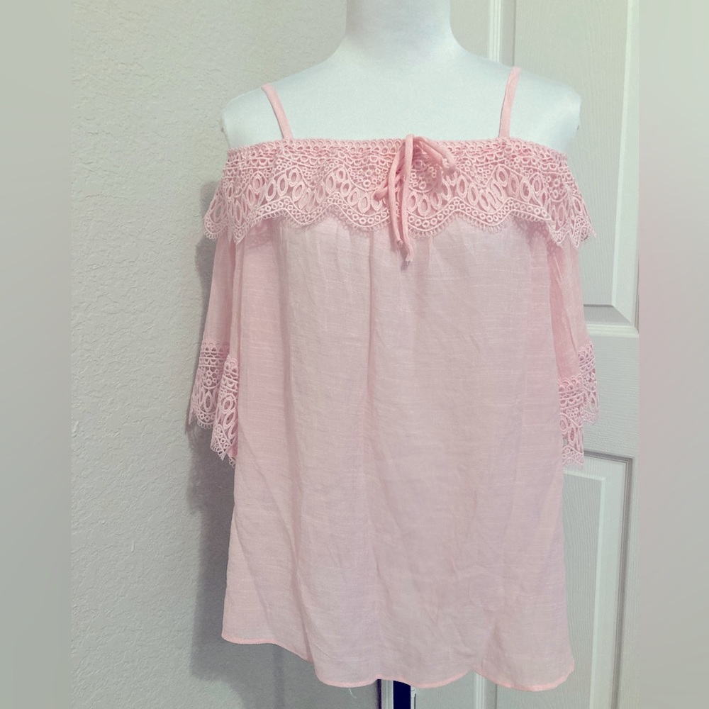 NWT BCX Blossom laced top size L